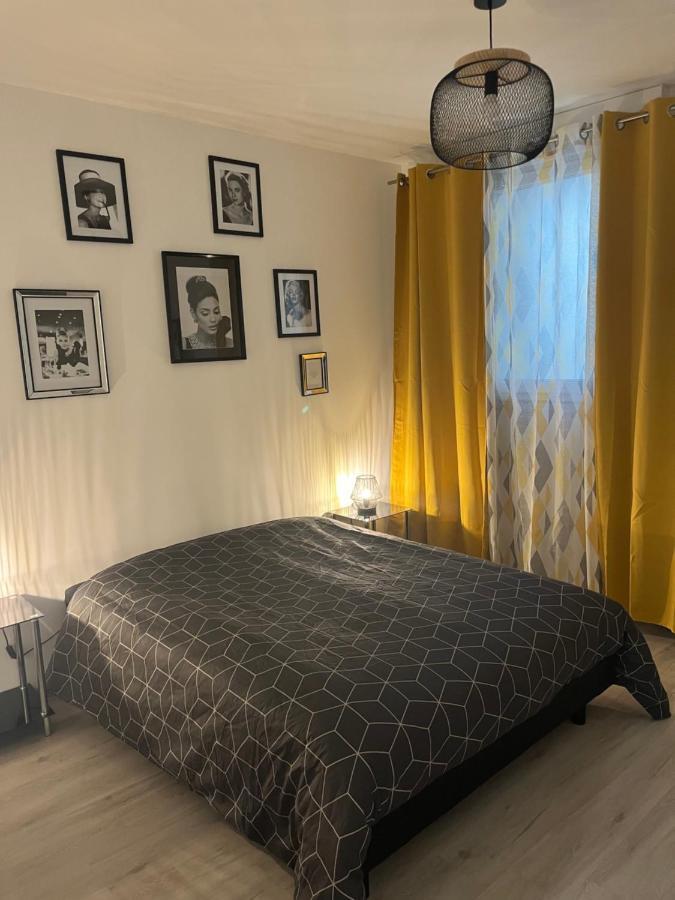 Apartamento Le Mendes Évron Exterior foto