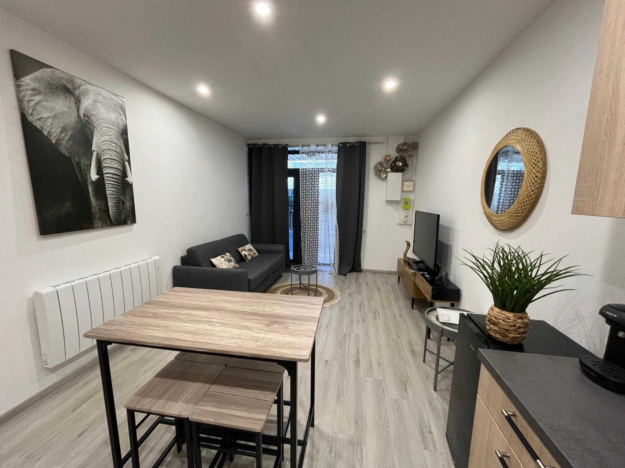 Apartamento Le Mendes Évron Exterior foto