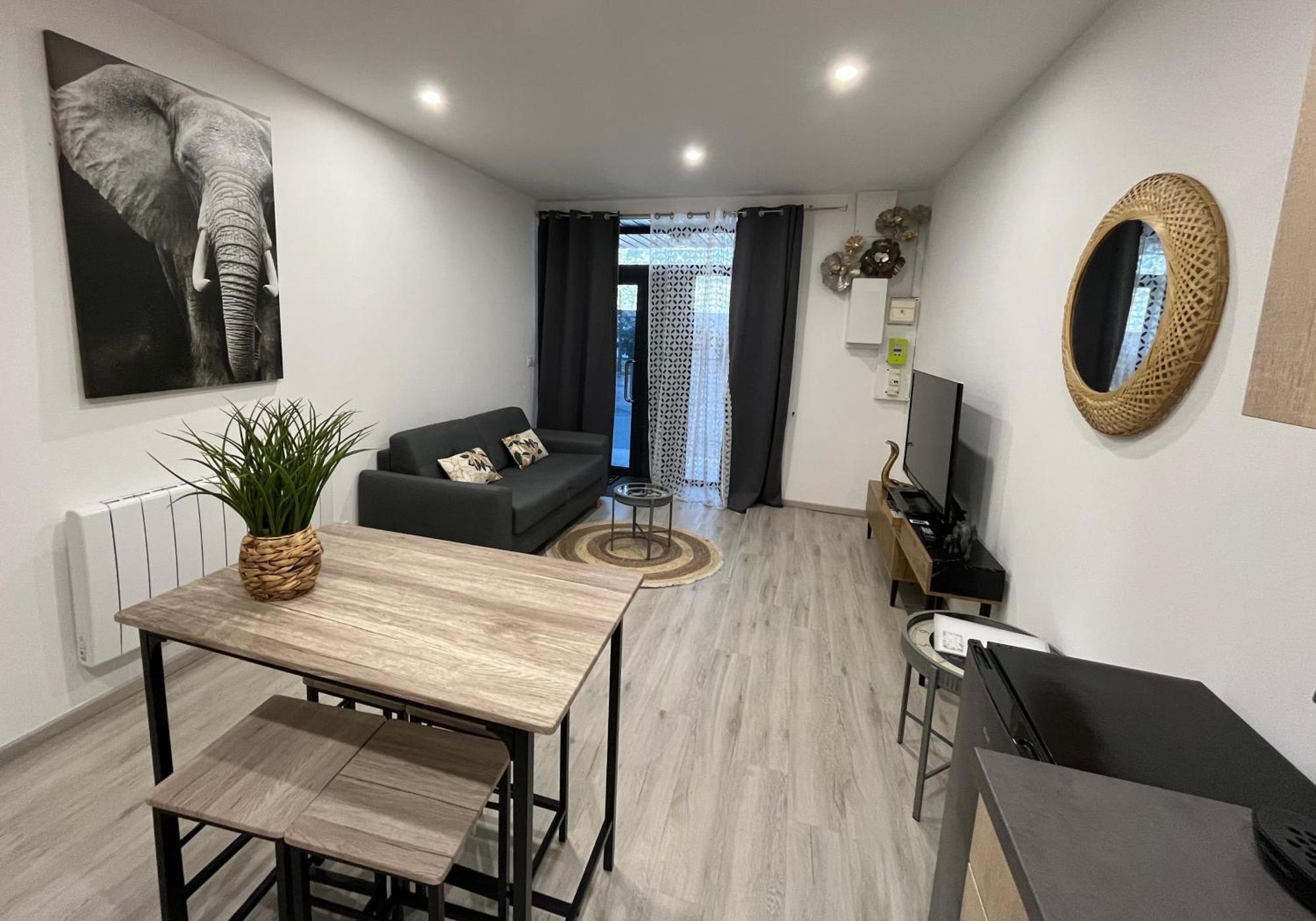Apartamento Le Mendes Évron Exterior foto